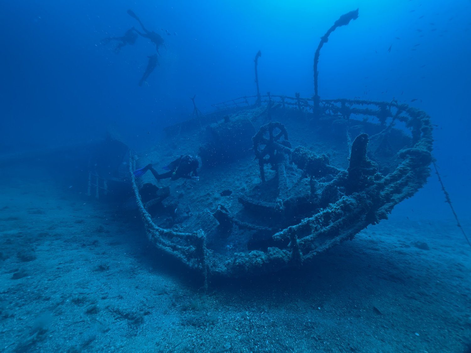 Wreck diving photograph 7