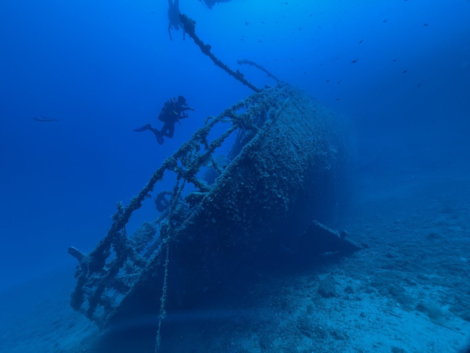 Wreck diving photograph 8