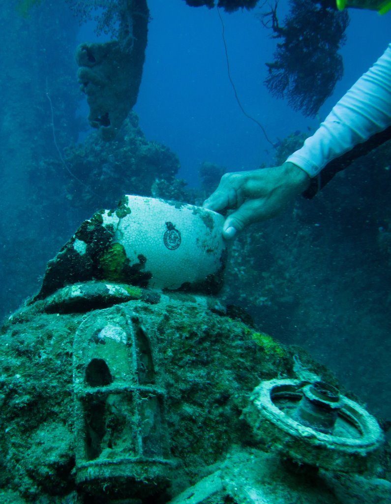 Wreck diving photograph 26