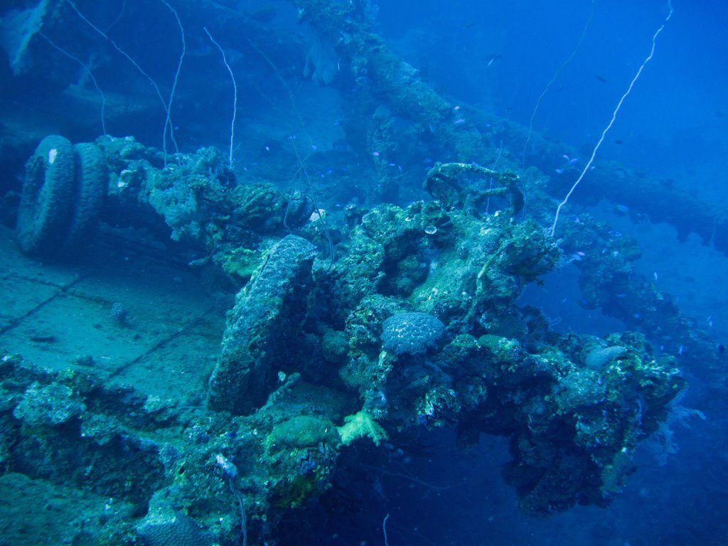 Wreck diving photograph 29