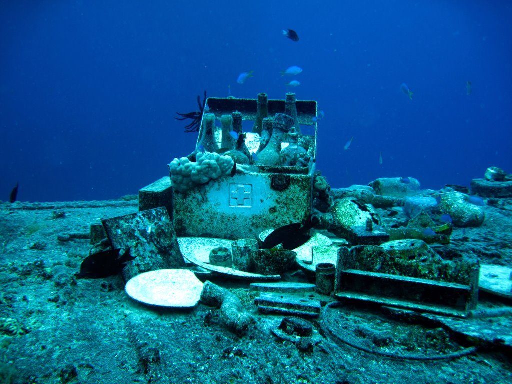 Wreck diving photograph 35