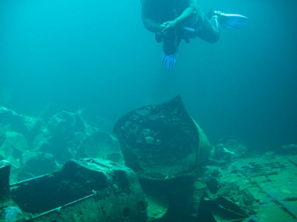 Wreck diving photograph 70