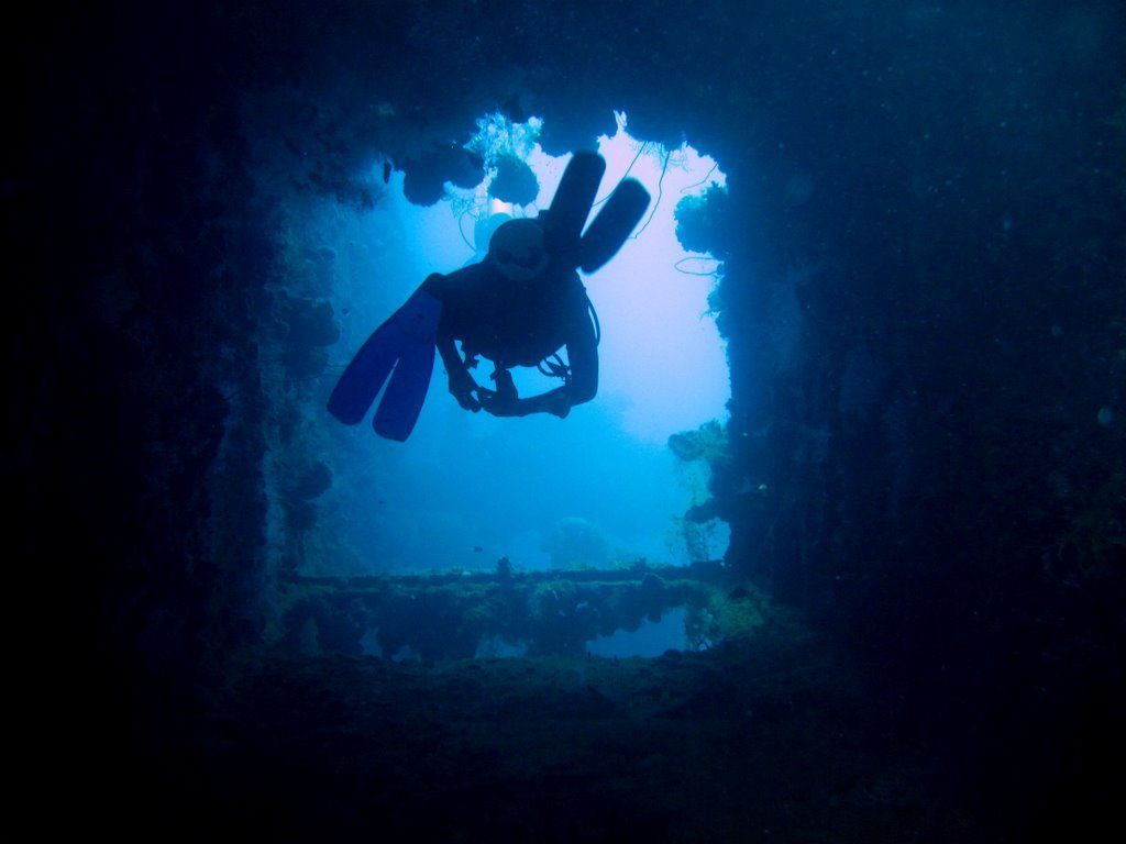 Wreck diving photograph 79