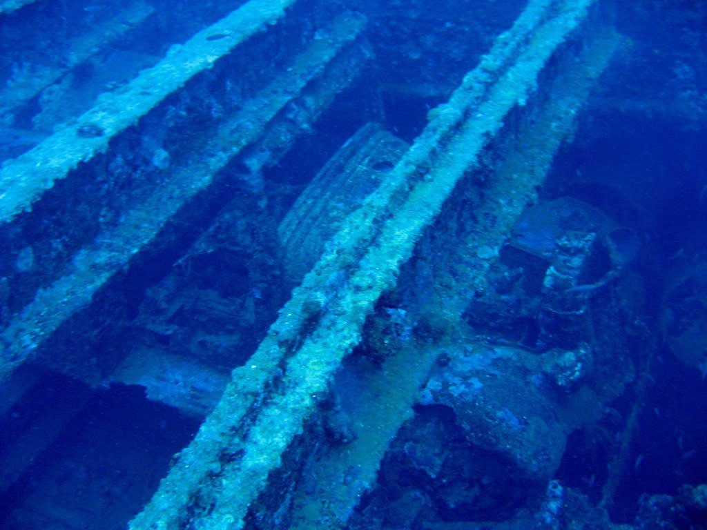 Wreck diving photograph 85