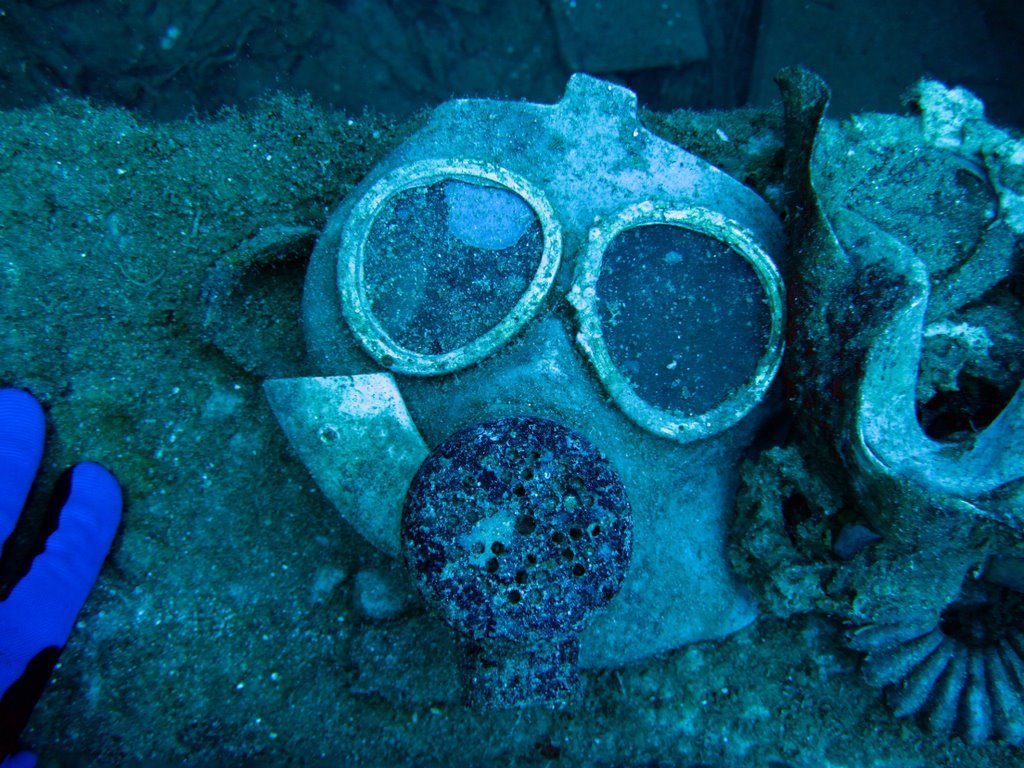 Wreck diving photograph 88