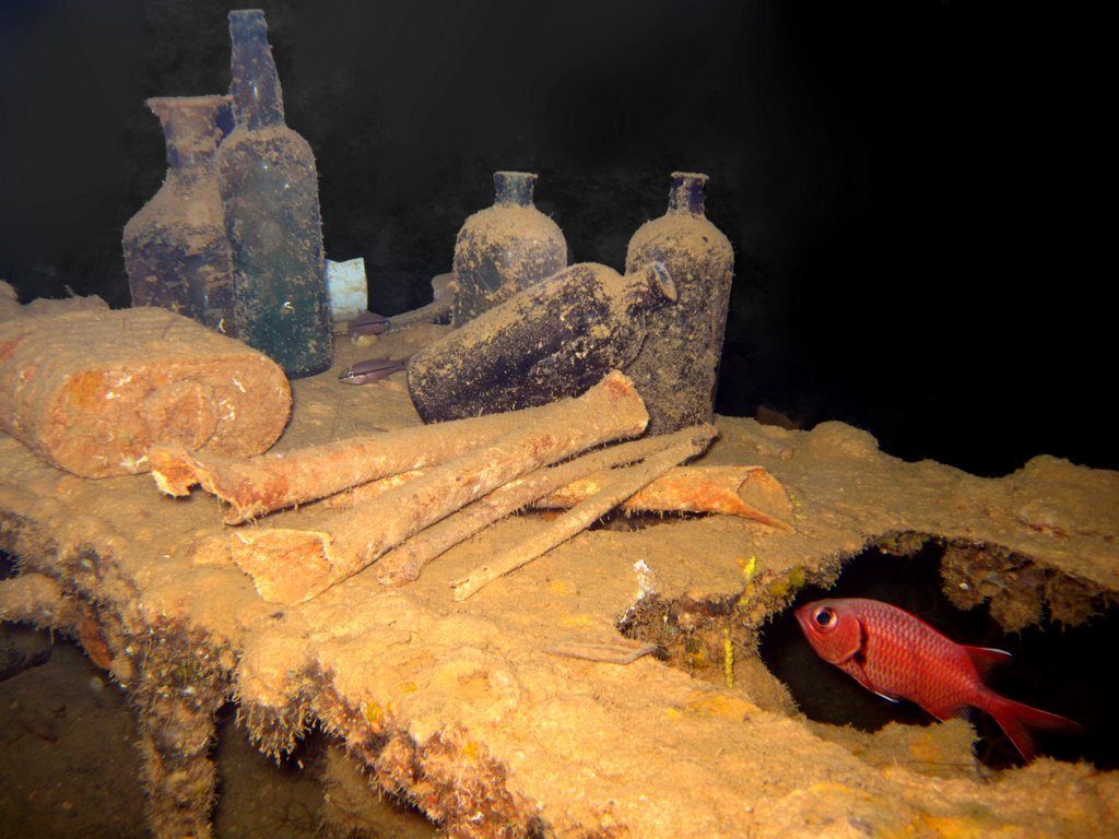 Wreck diving photograph 94