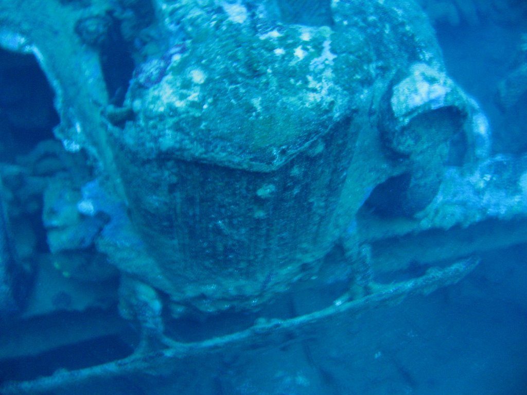 Wreck diving photograph 110